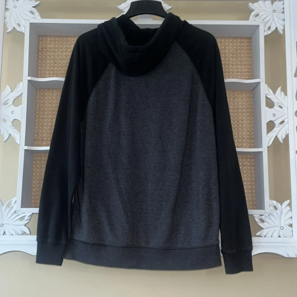 Levi's Men's Black and grey Hooded sweatshirt